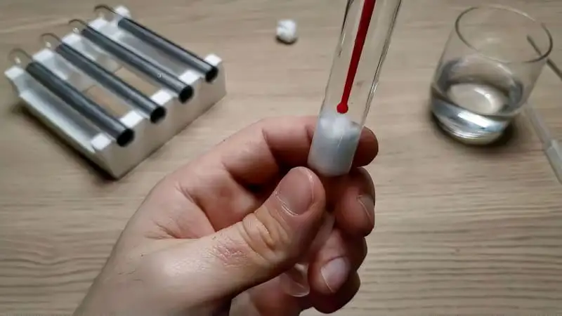Tutorial setup della provetta - inserimento della pallina di cotone